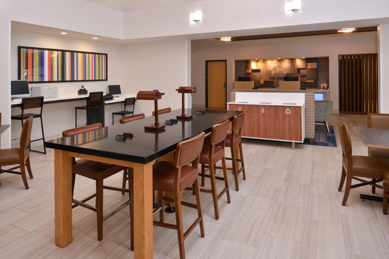 Holiday Inn Express Stockton Southeast By Ihg Zewnętrze zdjęcie